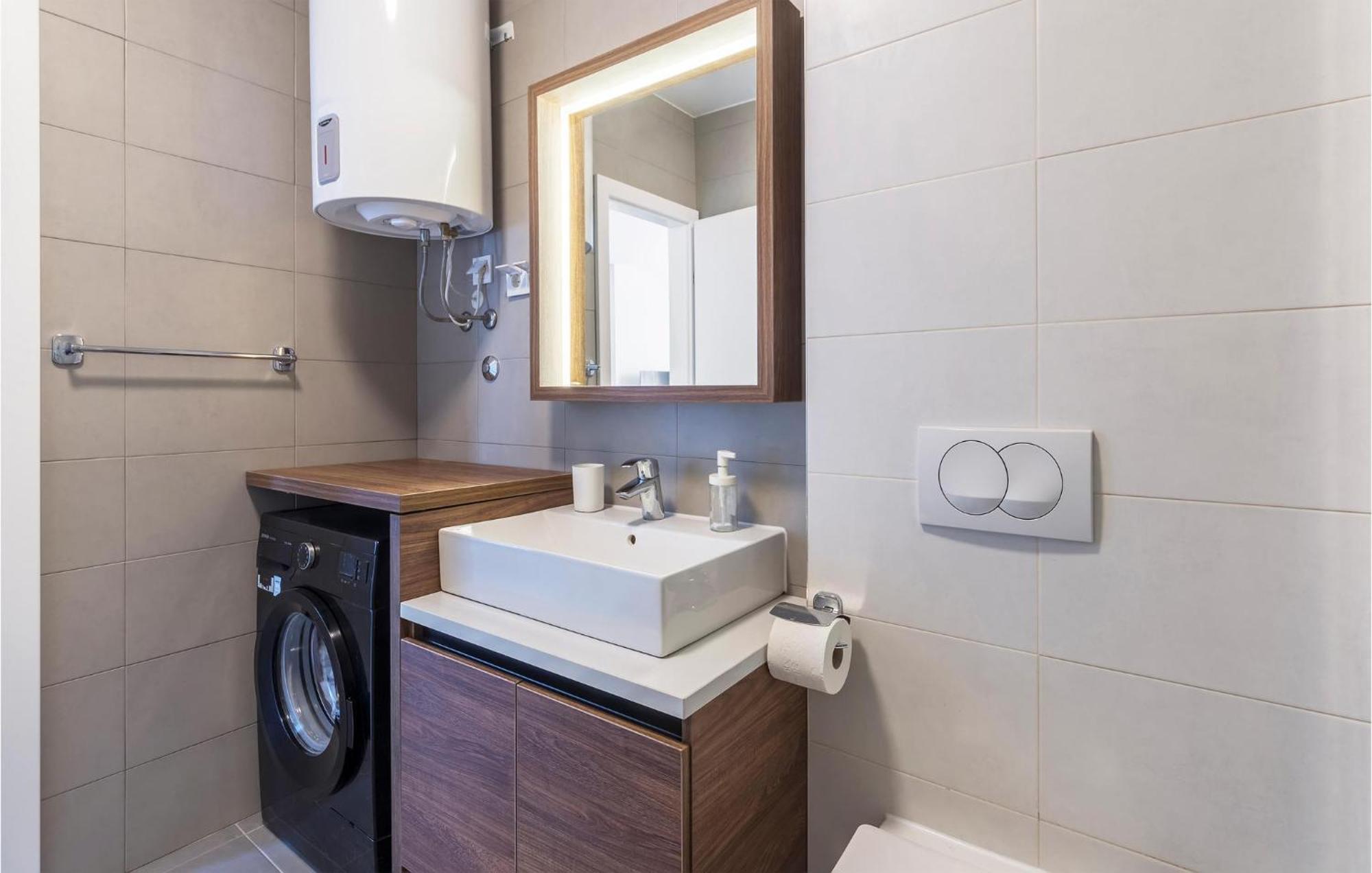 Amazing Apartment In Premantura With Kitchen Екстер'єр фото
