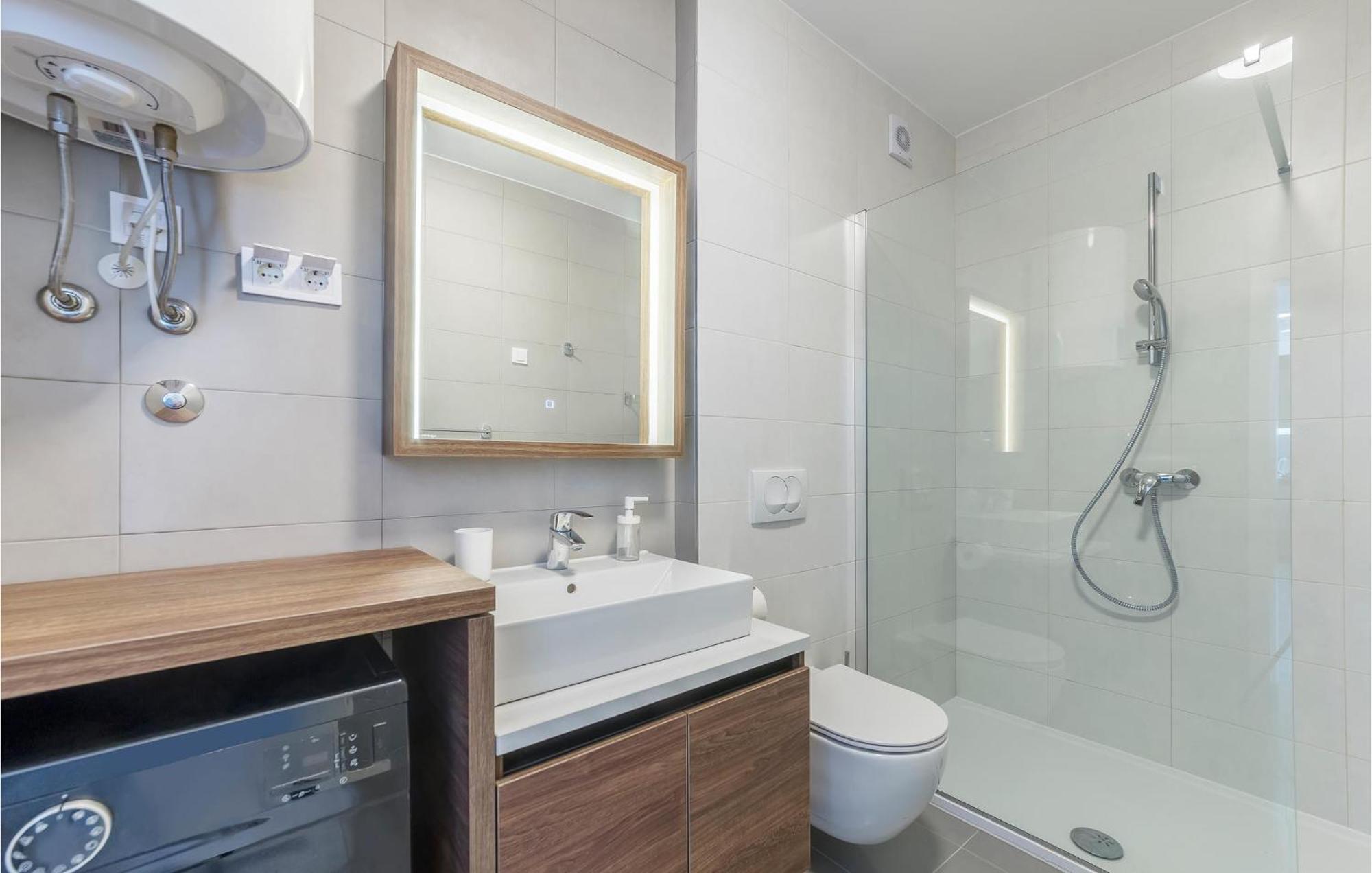Amazing Apartment In Premantura With Kitchen Екстер'єр фото